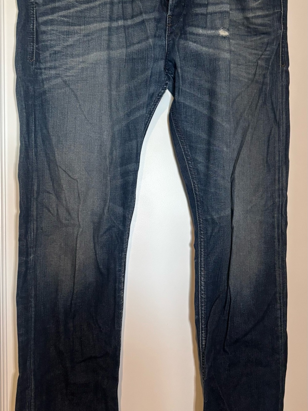 Slim Straight Men's Jeans in Washed Blue